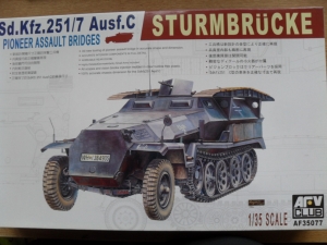 AFV CLUB 1/35 35077 Sd.Kfz 251/7 Ausf.C STURMBRUCKE